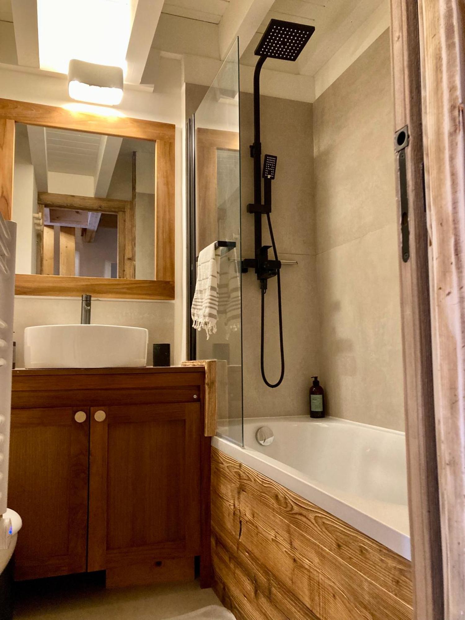 Appartement Ensoleille Aux Tines, Vue Massif シャモニー エクステリア 写真